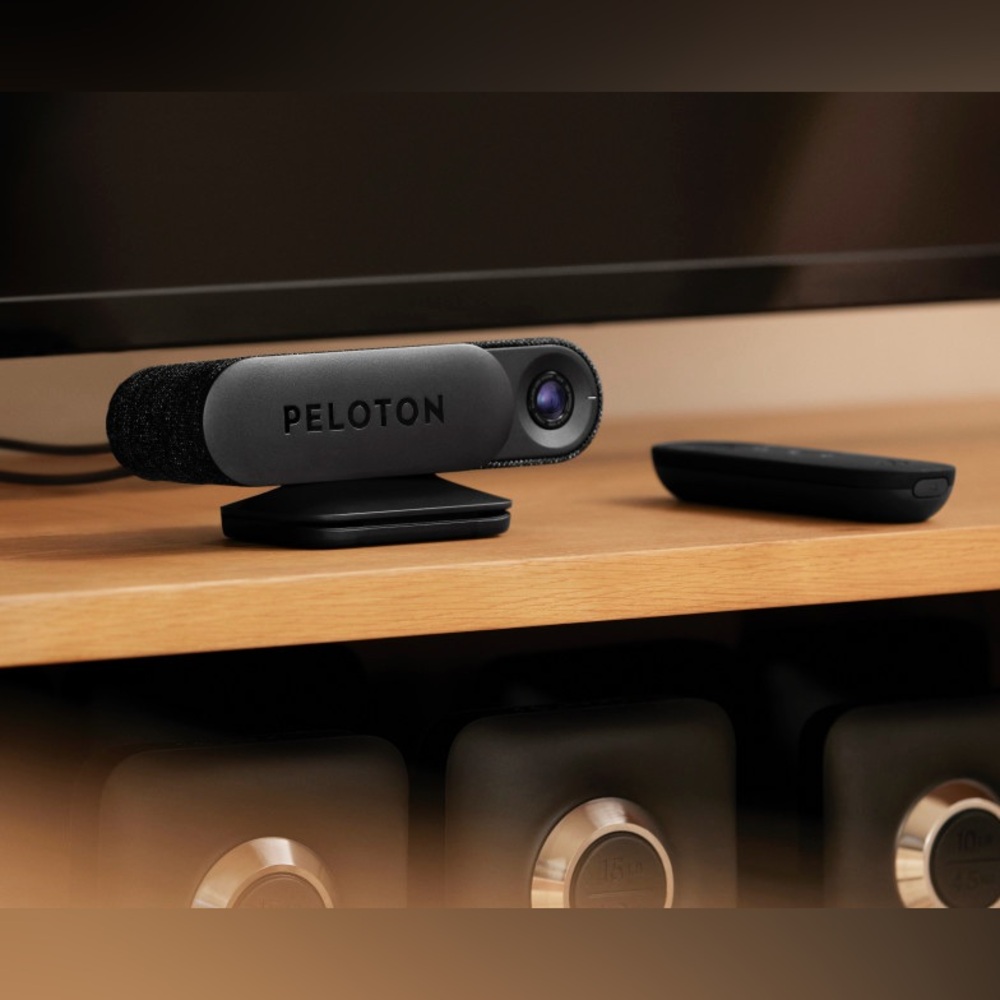 Peloton Guide with remote